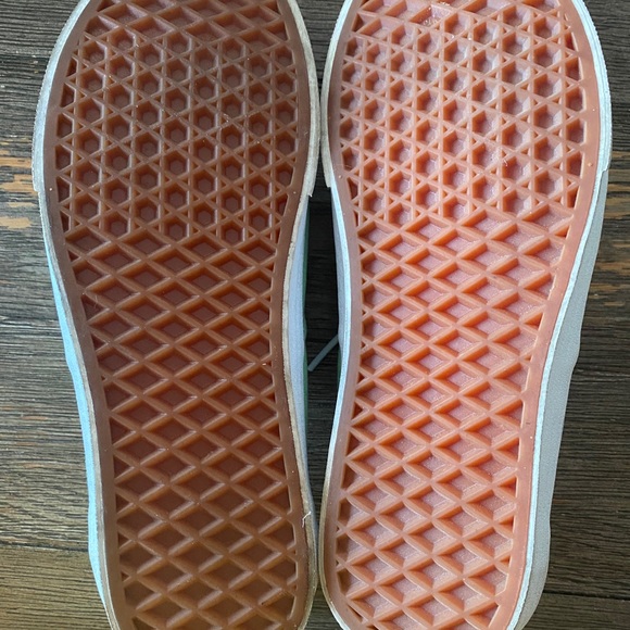 Vans. Mint Green. NWOT Women’s 8 - Picture 4 of 4